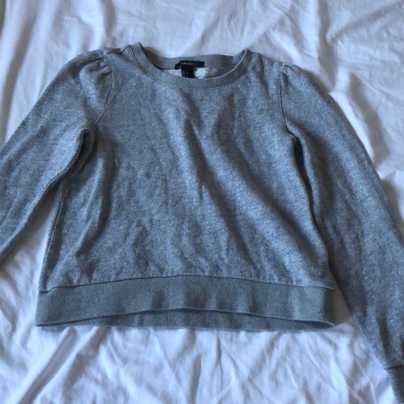 Assorted bundle of sweaters and hoodies - Picture 6 of 9